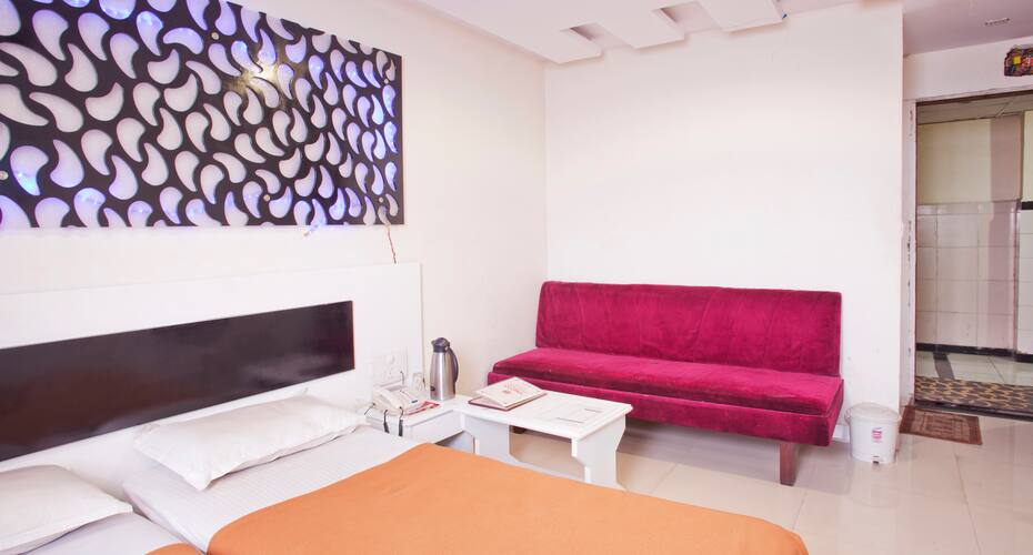 Hotel Relax Inn, Surat 2